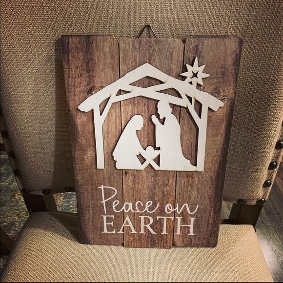 “Peace on Earth” Nativity Sign - Picture 1 of 4